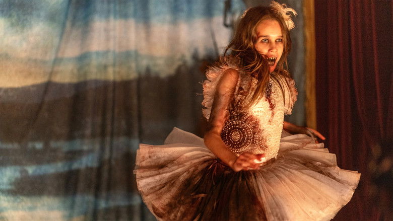 кадр из фильма Эбигейл