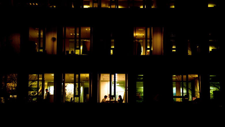 кадр из фильма Guerre dans les télécoms : Les Quatre Couleurs du capitalisme