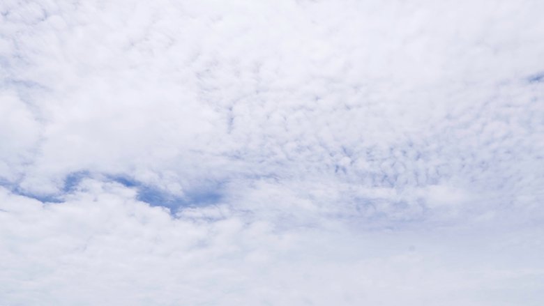 кадр из фильма Benang Dalam Awan