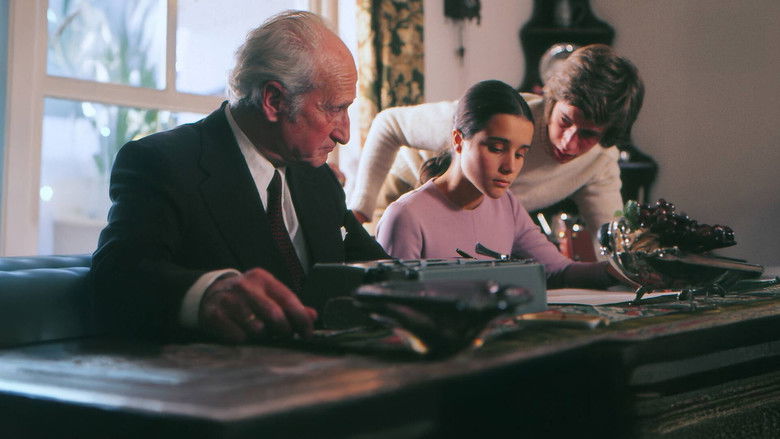 кадр из фильма El niño es nuestro