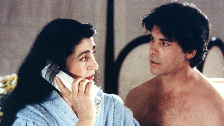 кадр из фильма Πάνω Κάτω και Πλαγίως