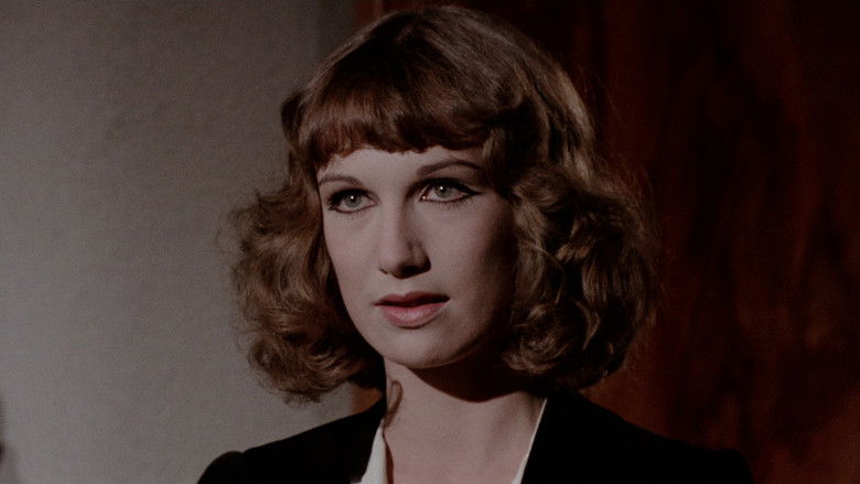 кадр из фильма Кроваво-красное