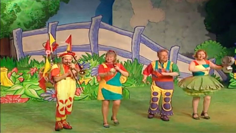 кадр из фильма The Singing Kettle - Homemade Band