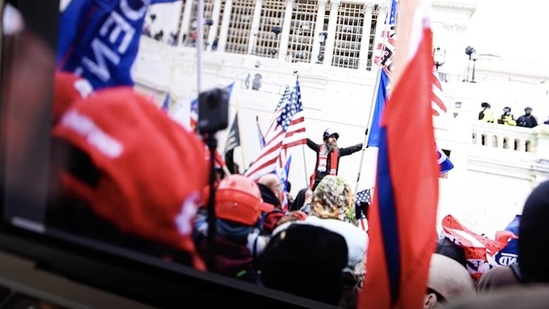 кадр из фильма Den röda halsduken