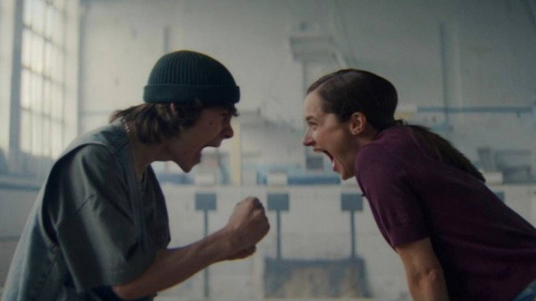 Своя в доску