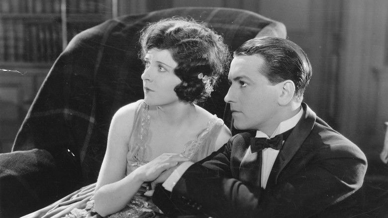 кадр из фильма The Enchanted Cottage