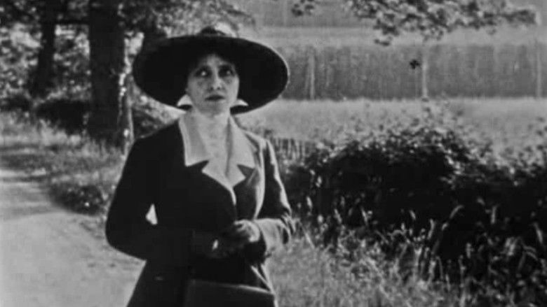 кадр из фильма East Is East