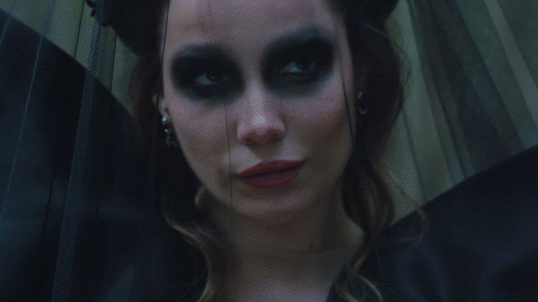 кадр из фильма Раз не дана любовь, я возьму власть