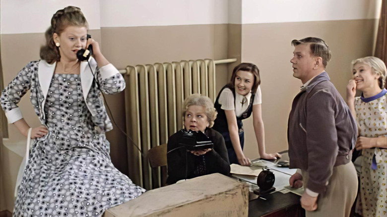 кадр из фильма Москва слезам не верит