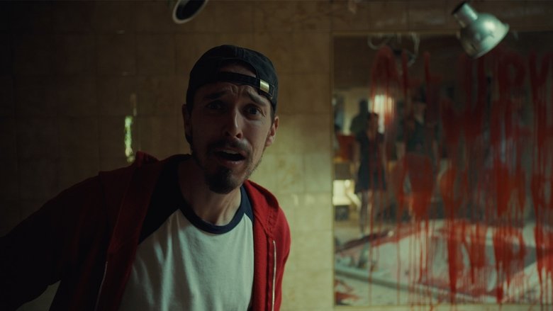 кадр из фильма Паранормальные явления: Отель призраков