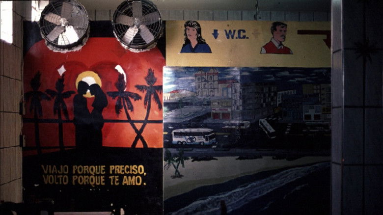 кадр из фильма Viajo Porque Preciso, Volto Porque Te Amo