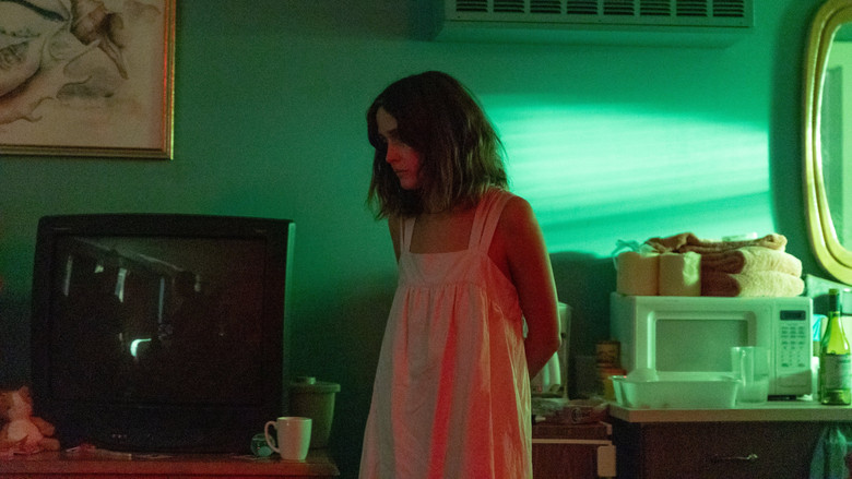 кадр из фильма Я бы тебя пнула, если бы могла