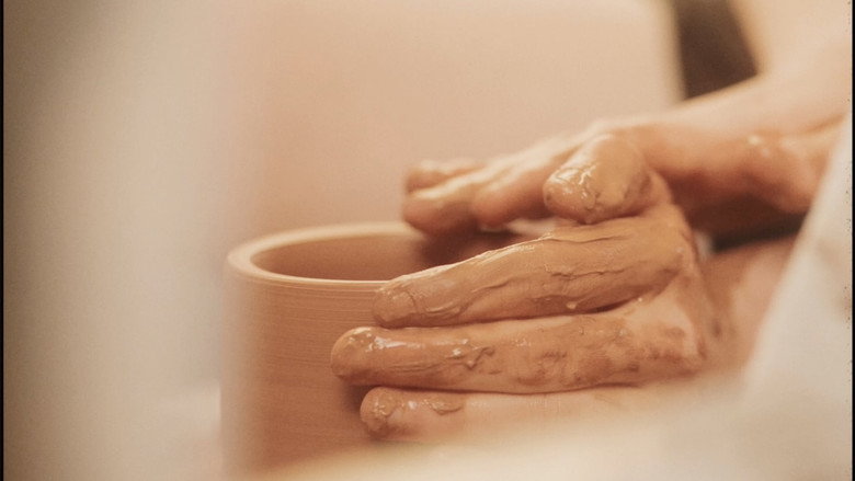 кадр из фильма Earth Works: A Potter's Story