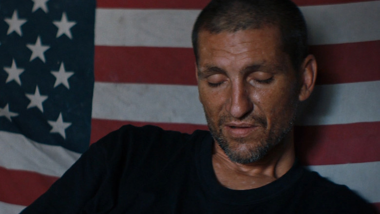 кадр из фильма The Neon People