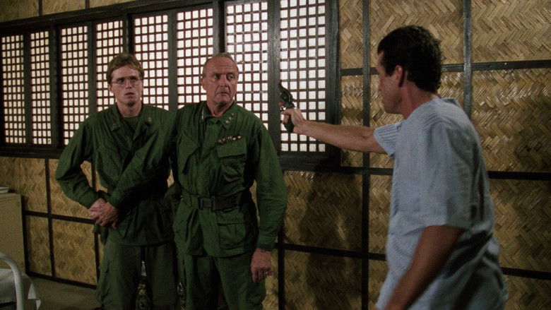 кадр из фильма Рожденный сражаться