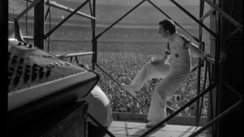кадр из фильма Elton John: Live at Dodger Stadium