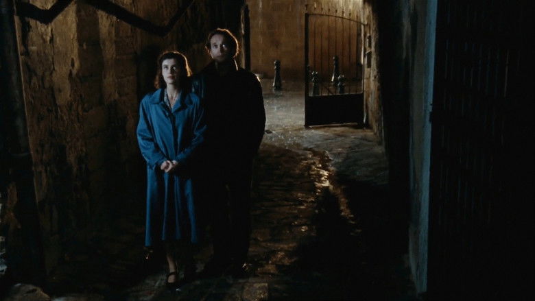 кадр из фильма За облаками