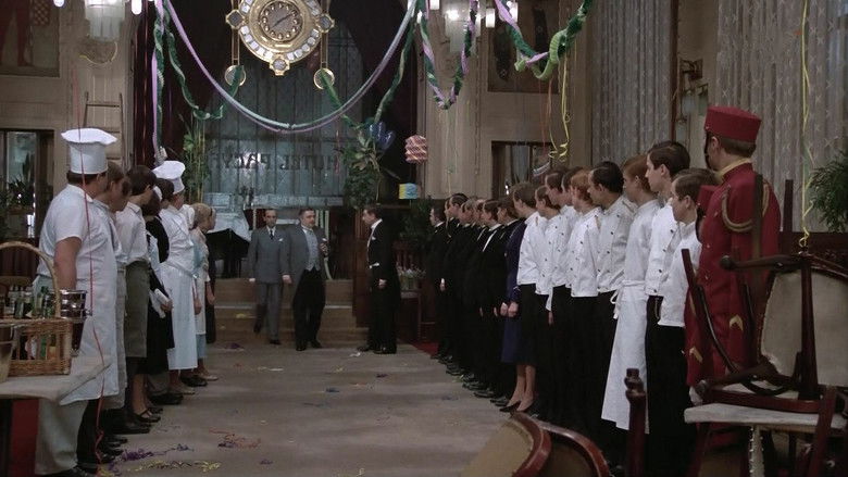 кадр из фильма Отель «Пацифик»