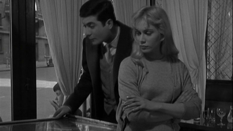 кадр из фильма Les Surmenés