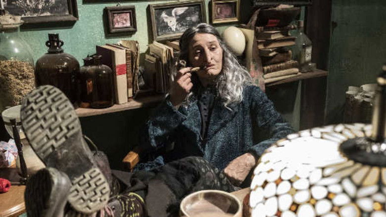 кадр из фильма La befana vien di notte