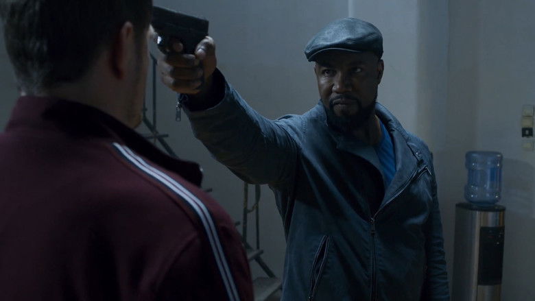 кадр из фильма Трудный путь