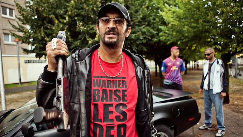 кадр из фильма Переполох на районе