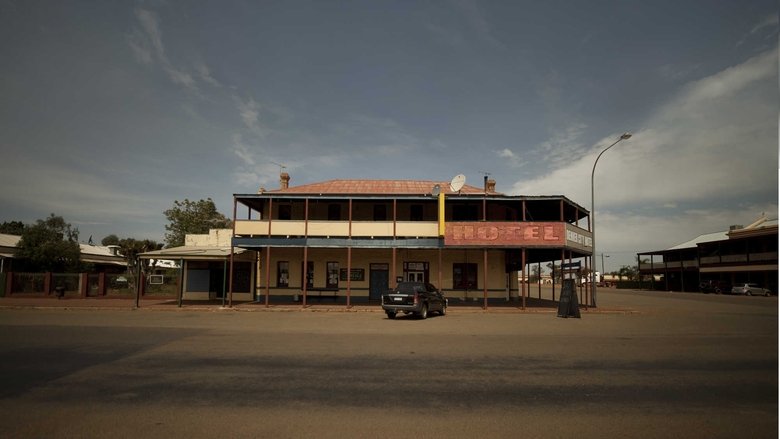 кадр из фильма Hotel Coolgardie