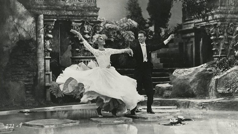 кадр из фильма Назовите меня Мадам