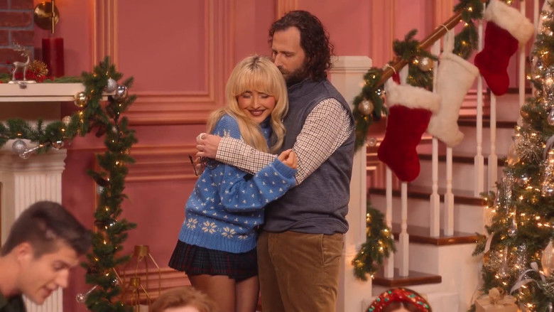 кадр из фильма Рождественская чепуха с Сабриной Карпентер