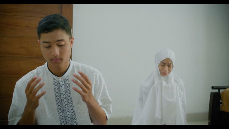 кадр из фильма Sebelum Esok TIba