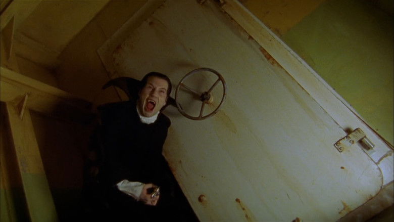 кадр из фильма Дракула 3000