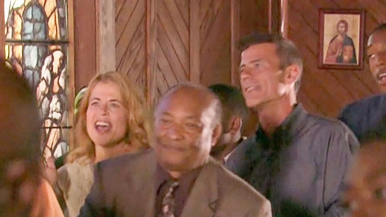 кадр из фильма Home by Christmas