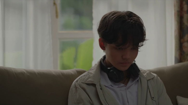 кадр из фильма Mungkin Kita Perlu Waktu