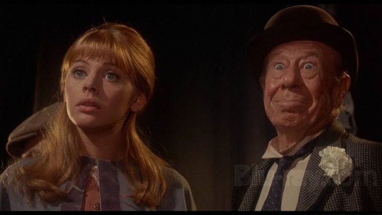 кадр из фильма The Night They Raided Minsky's