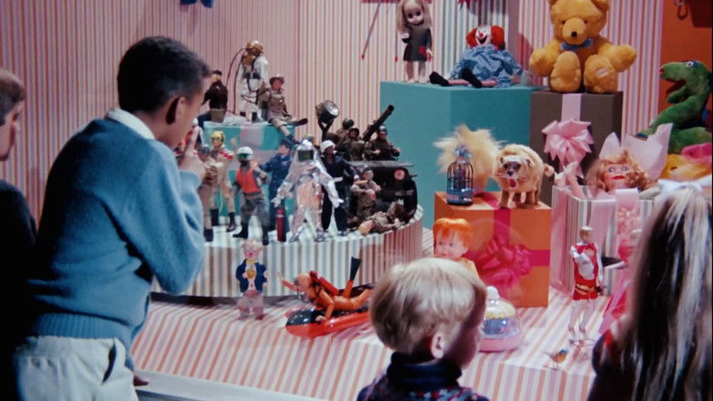 кадр из фильма Toys