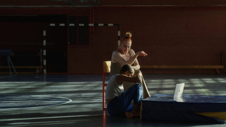 кадр из фильма Body in Plural