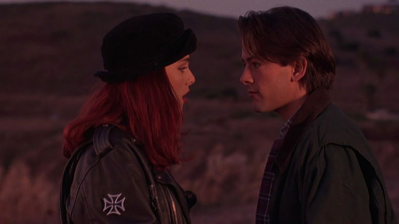 кадр из фильма Возвращение живых мертвецов 3