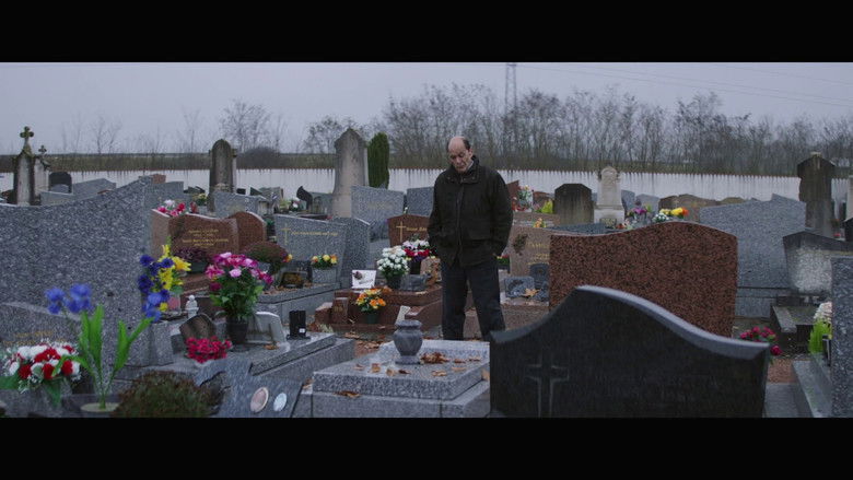 кадр из фильма L'Homme sans estime