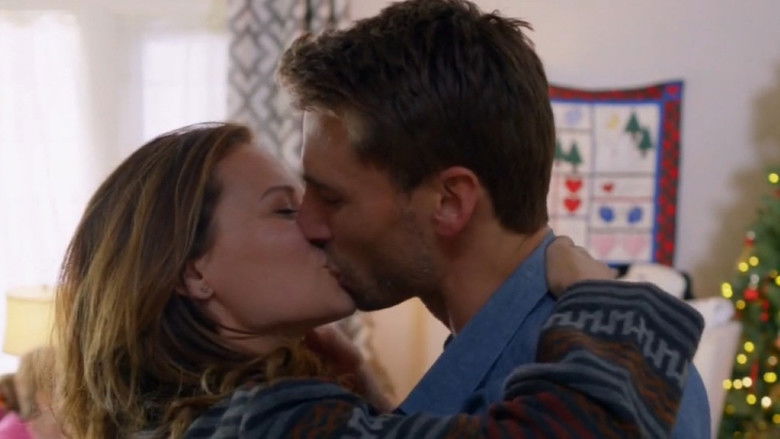 кадр из фильма Рождество в заснеженной гостинице