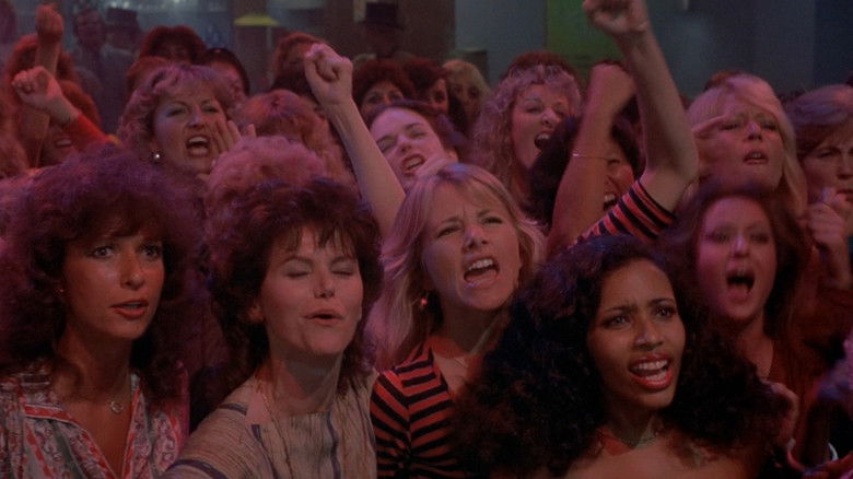 кадр из фильма Слетая с катушек