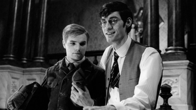 кадр из фильма На пути к Ленину