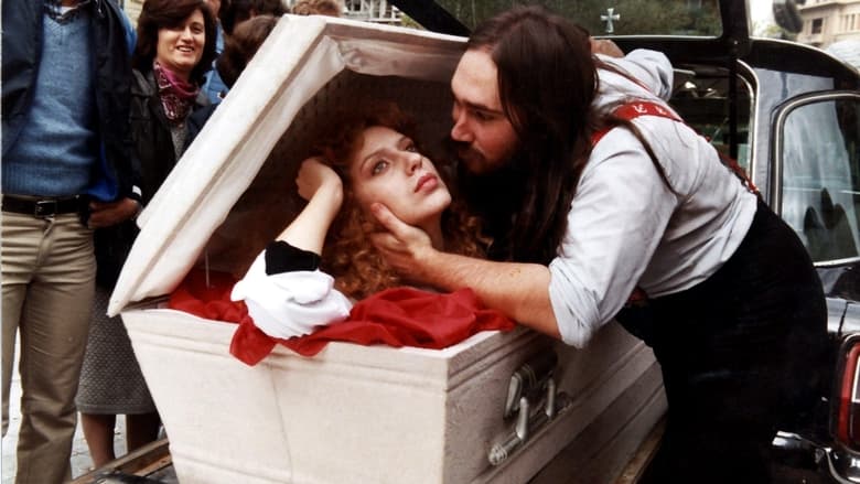 кадр из фильма Ο Δράκουλας των Εξαρχείων