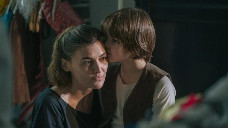 кадр из фильма La mitad de Ana