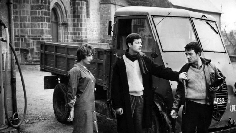 кадр из фильма Красавчик Серж