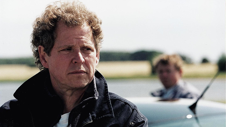 кадр из фильма Последняя песнь Мифуне