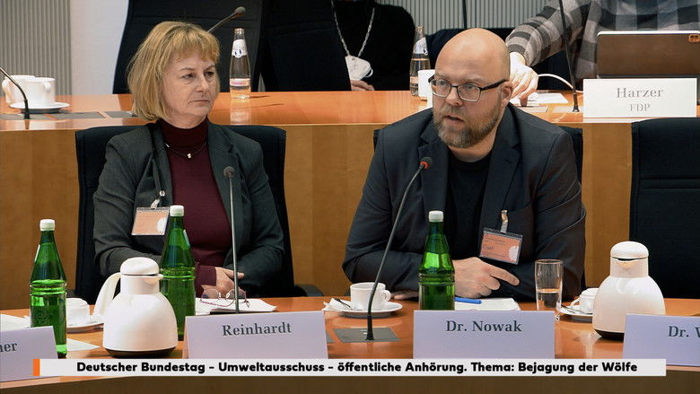 кадр из фильма Im Land der Wölfe