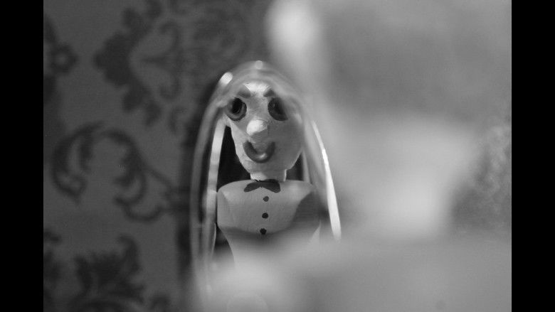 кадр из фильма Minha Casa Está Cheia de Estranhos