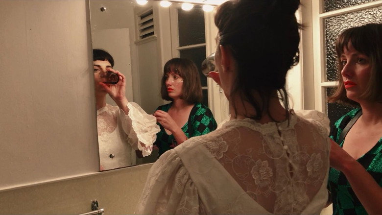 кадр из фильма В сексе втроем нет «Я»