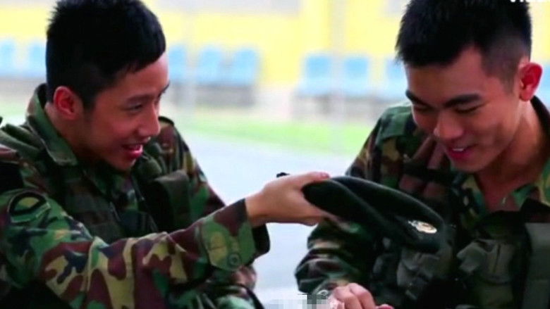 кадр из фильма Purple Light