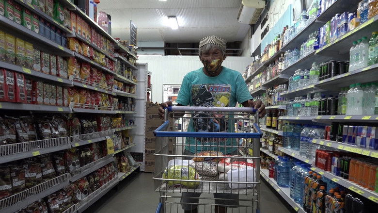 кадр из фильма Anfitriões há meio século: a versão mỹky da história